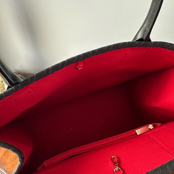 NEW CHRISTIAN LOUBOUTIN TOTE BAG - Picture 4 of 9